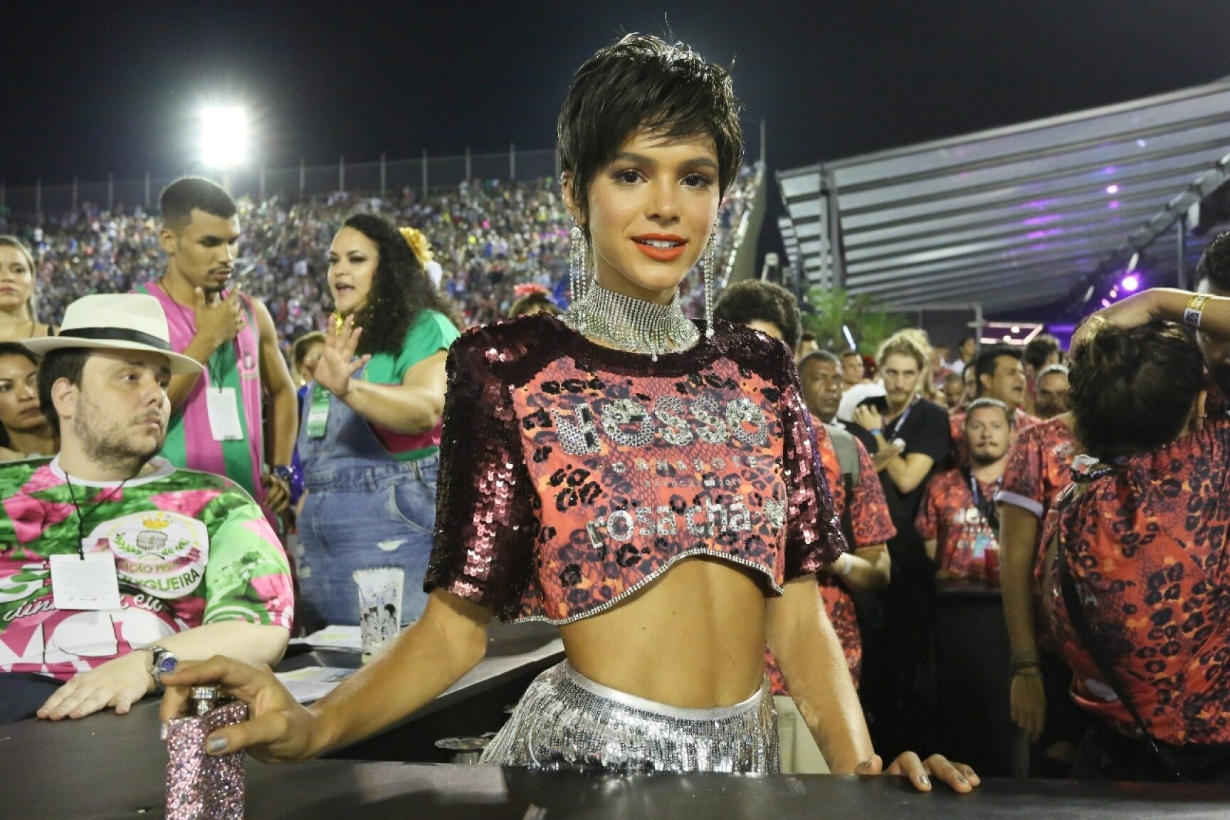 Neymar y Anitta agitan en Sapucaí Jornal MEIA HORA - Babado